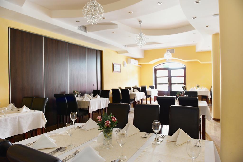 Hotel Marina Nielisz Экстерьер фото